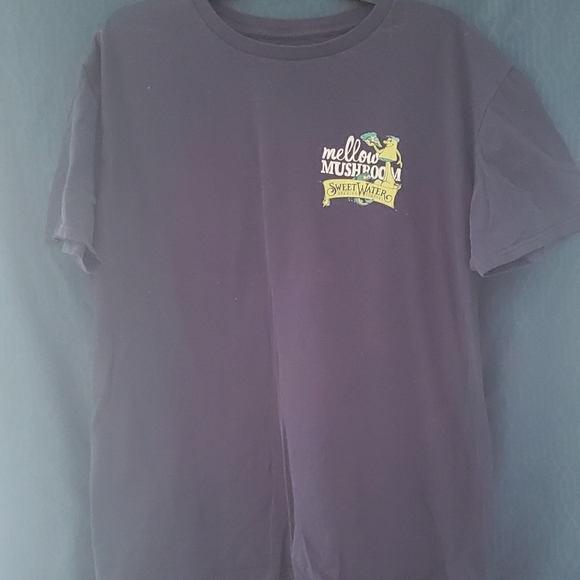 Other - Mellow Mushroom t-shirt